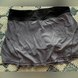 Lululemon skirt- size 6 Tall
